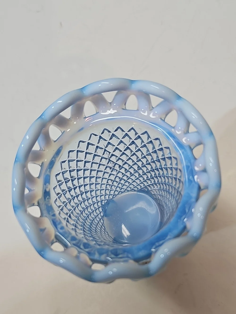 Vintage Imperial Glass Light Blue Opalescent Decorative 4-toed Flower Bud Vase